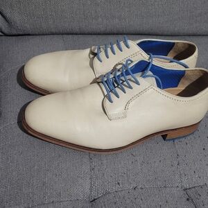 Florsheim Cream Oxfords with Blue Laces
